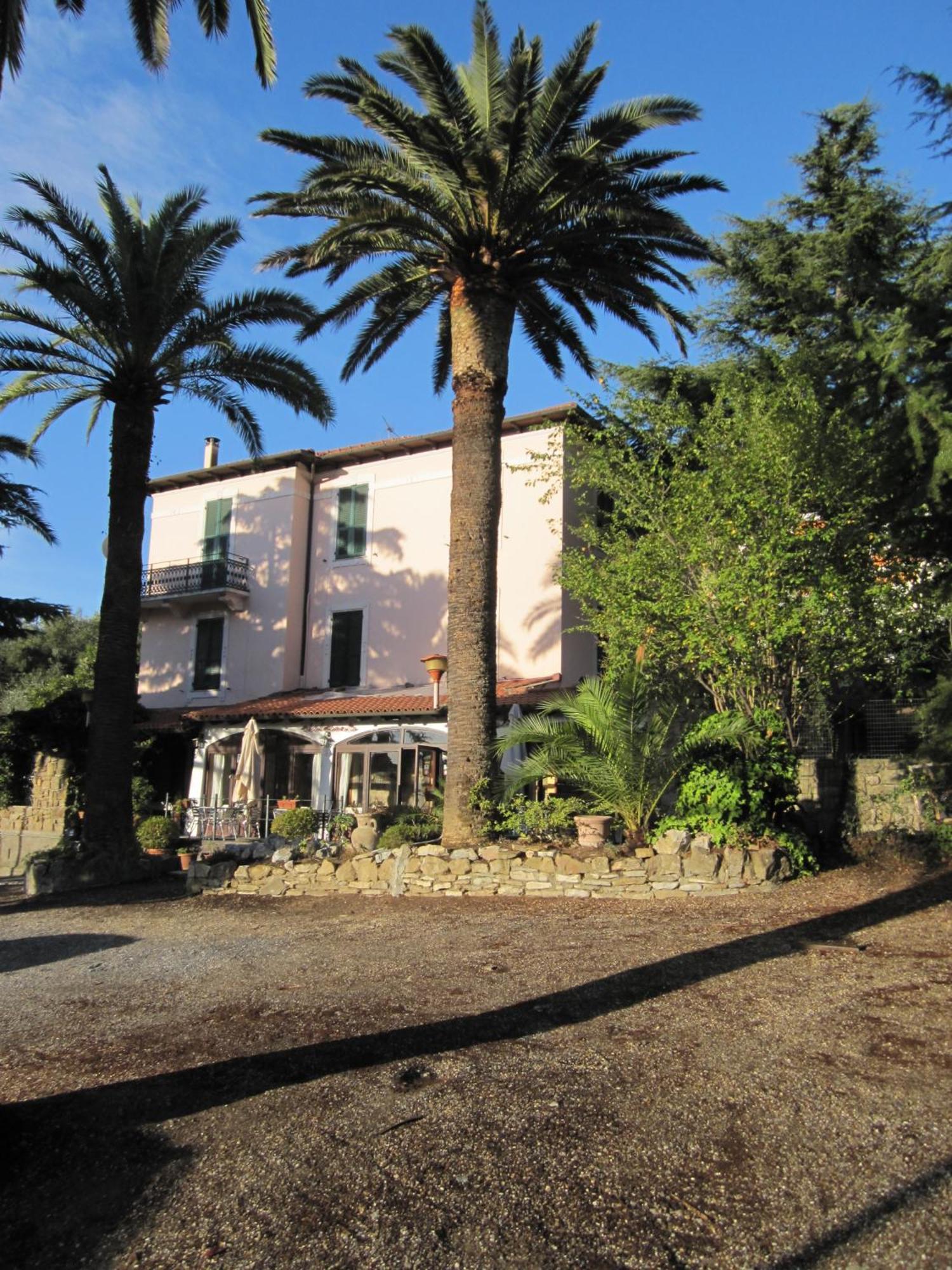 Hotel Ristorante Il Caminetto Diano Marina Extérieur photo